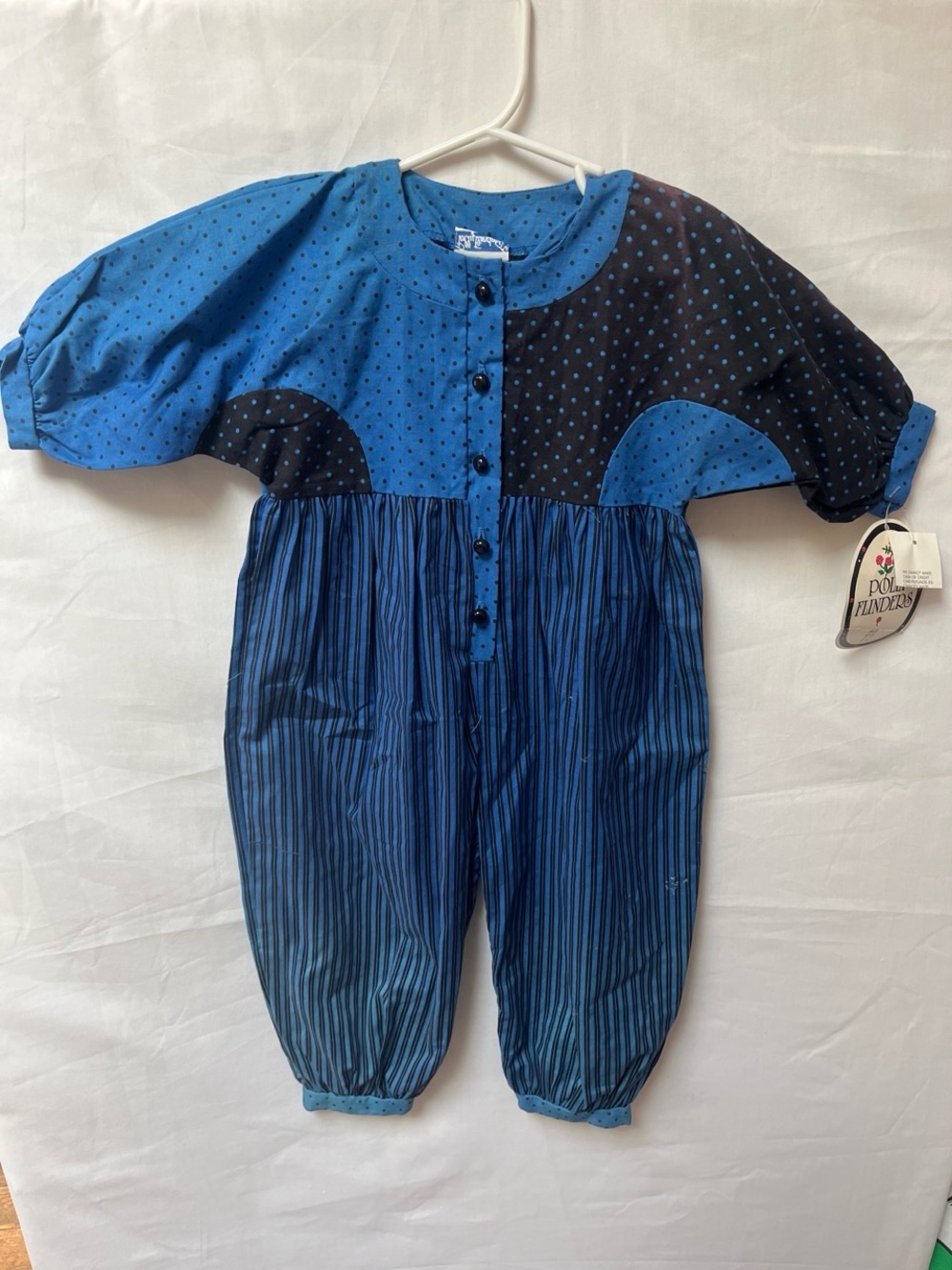NWT VTG Polly Flinders polka dot romper: 2T

Sun fading on shoulder
